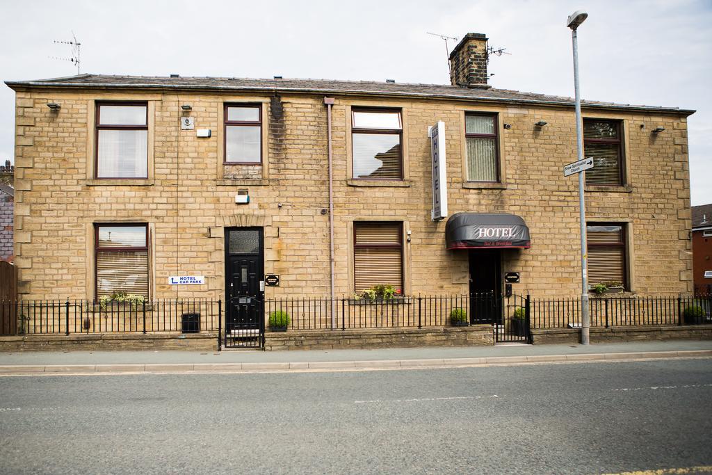 Oak House Bb Bed & Breakfast Oldham Exterior photo